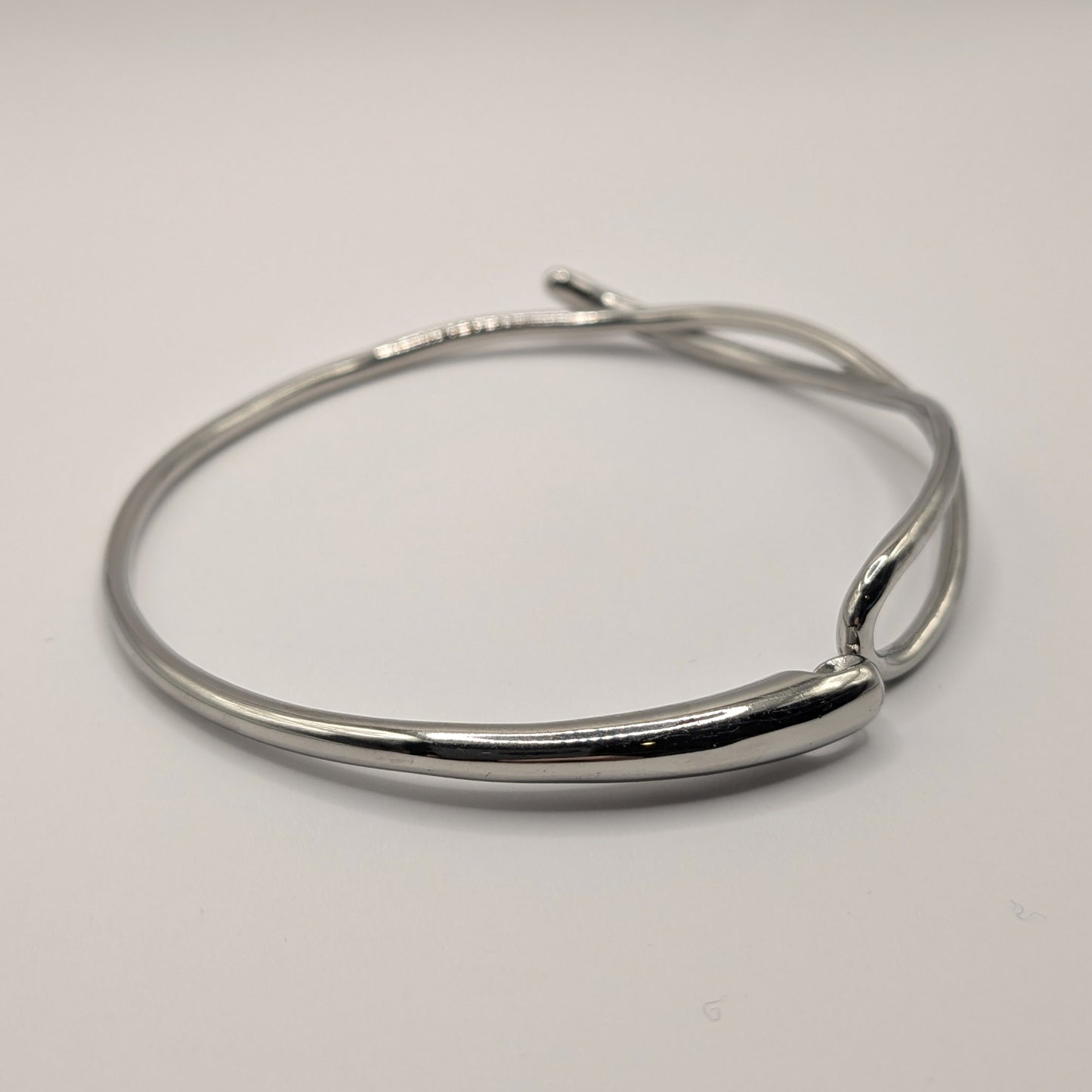 Minimalist Geometric Knot Bangle