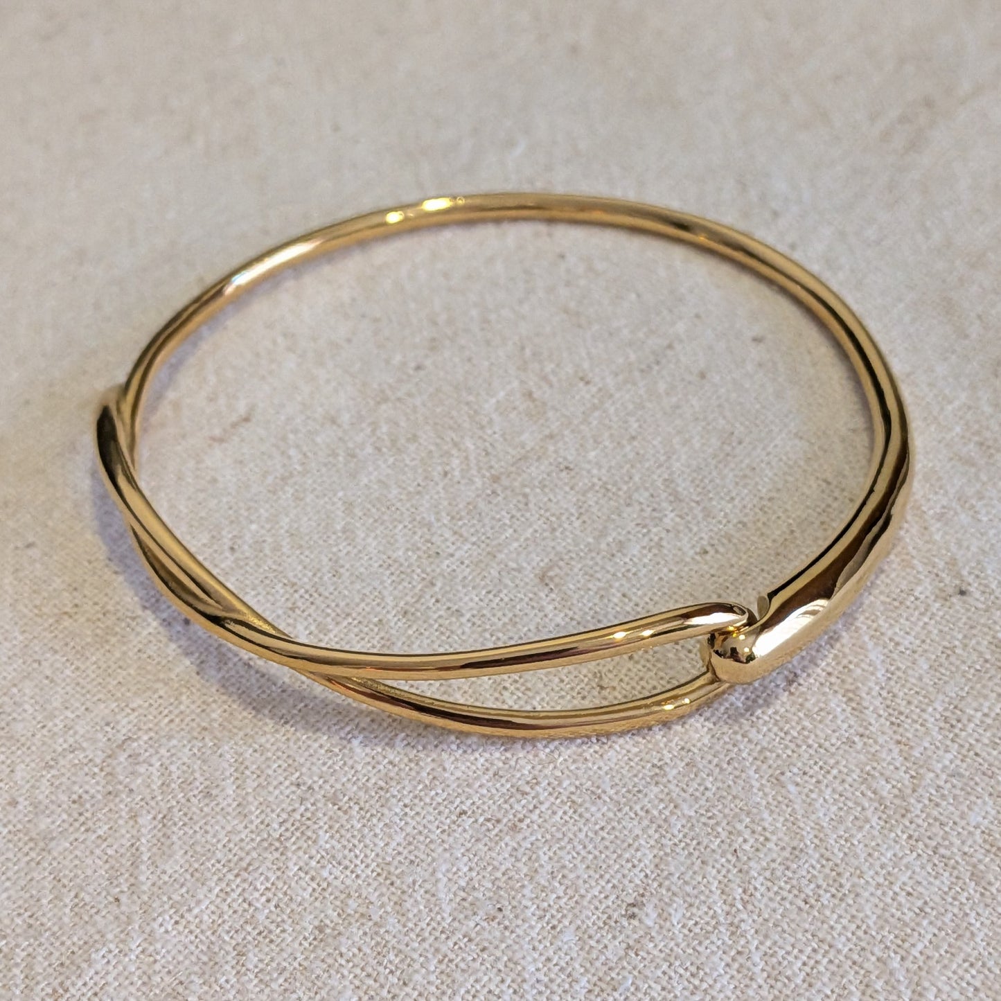 Minimalist Geometric Knot Bangle in 18K Gold Plating