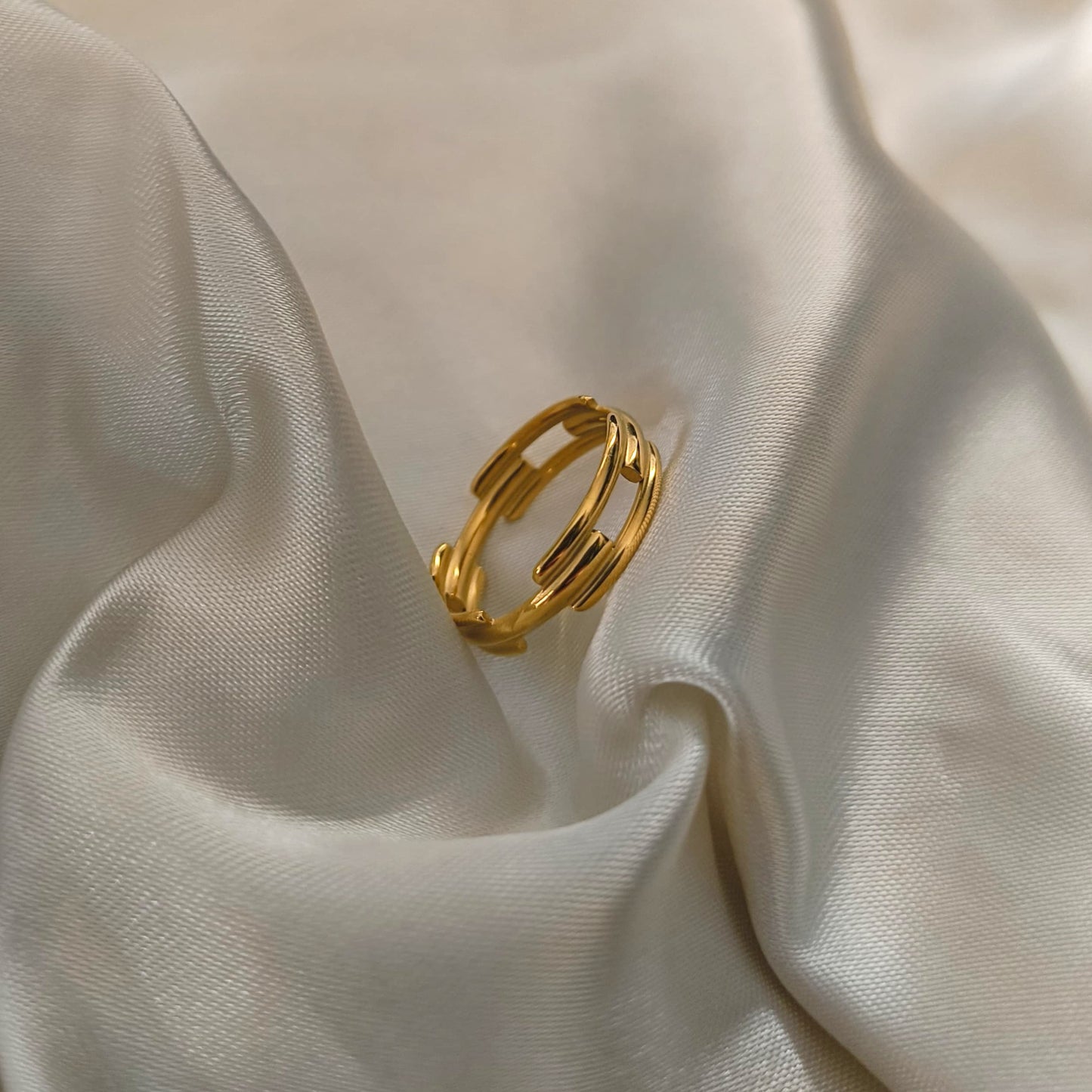 Elegant 18K Gold Plated Triple Band Ring – Modern Minimalist Design