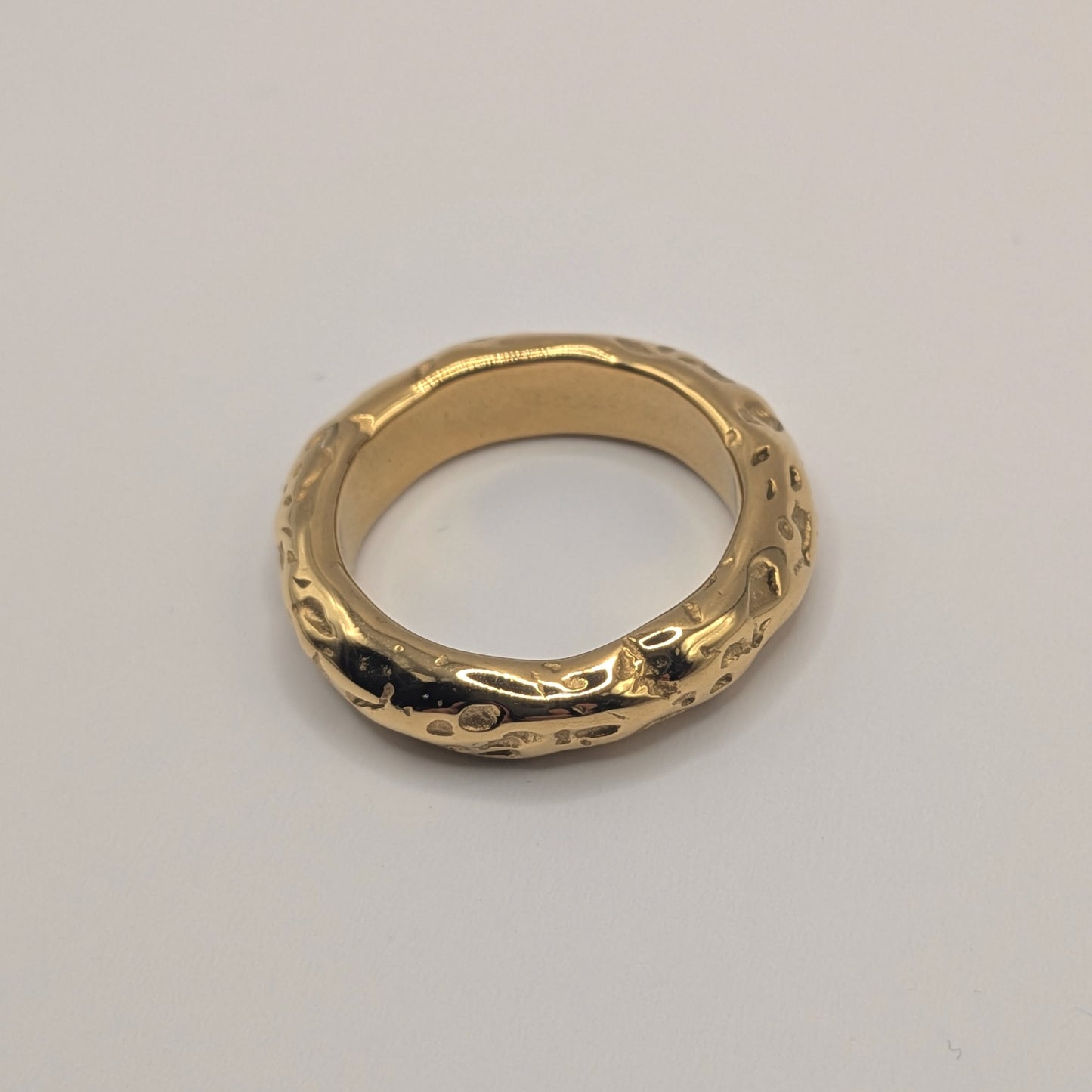 Hammered 18K Gold-Plated Eternity Band
