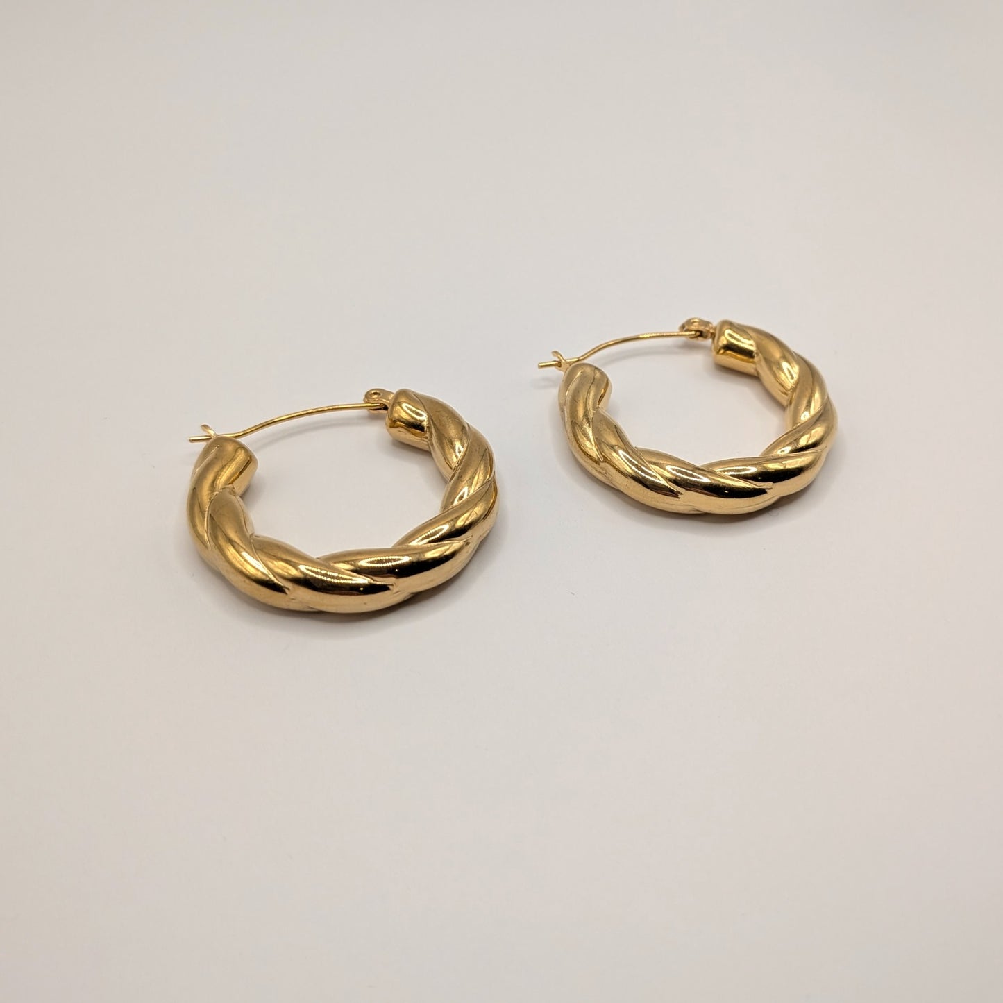 Twisted Gold Hoop Earrings – 18K Gold Plated