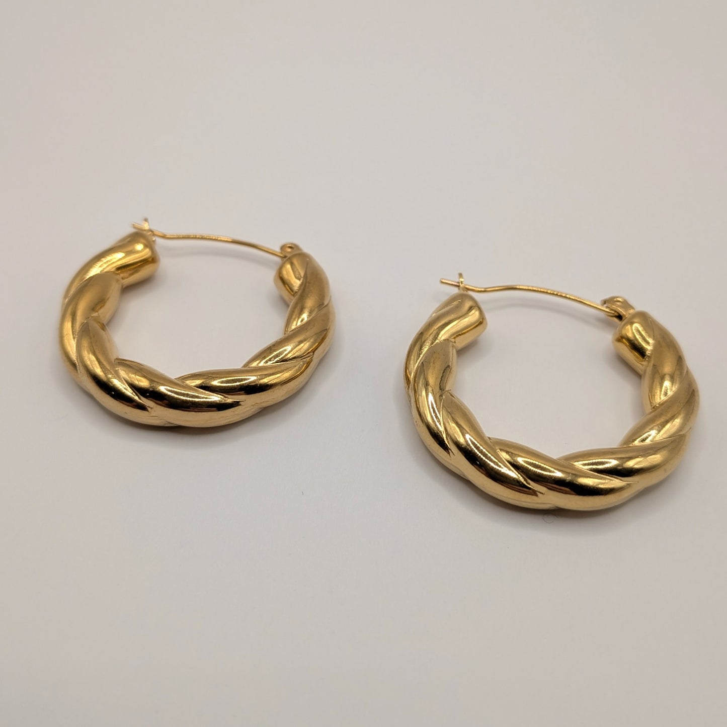 Twisted Gold Hoop Earrings – 18K Gold Plated