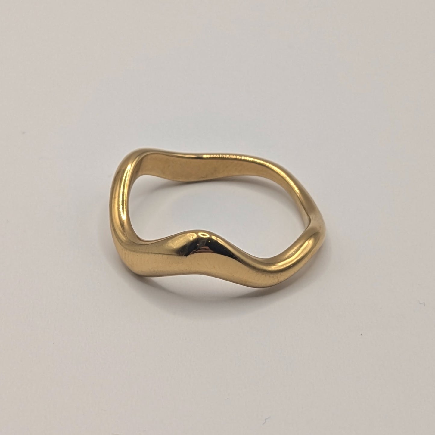 Fluid Wave Ring – Minimalist 18K Gold Plated Organic Design