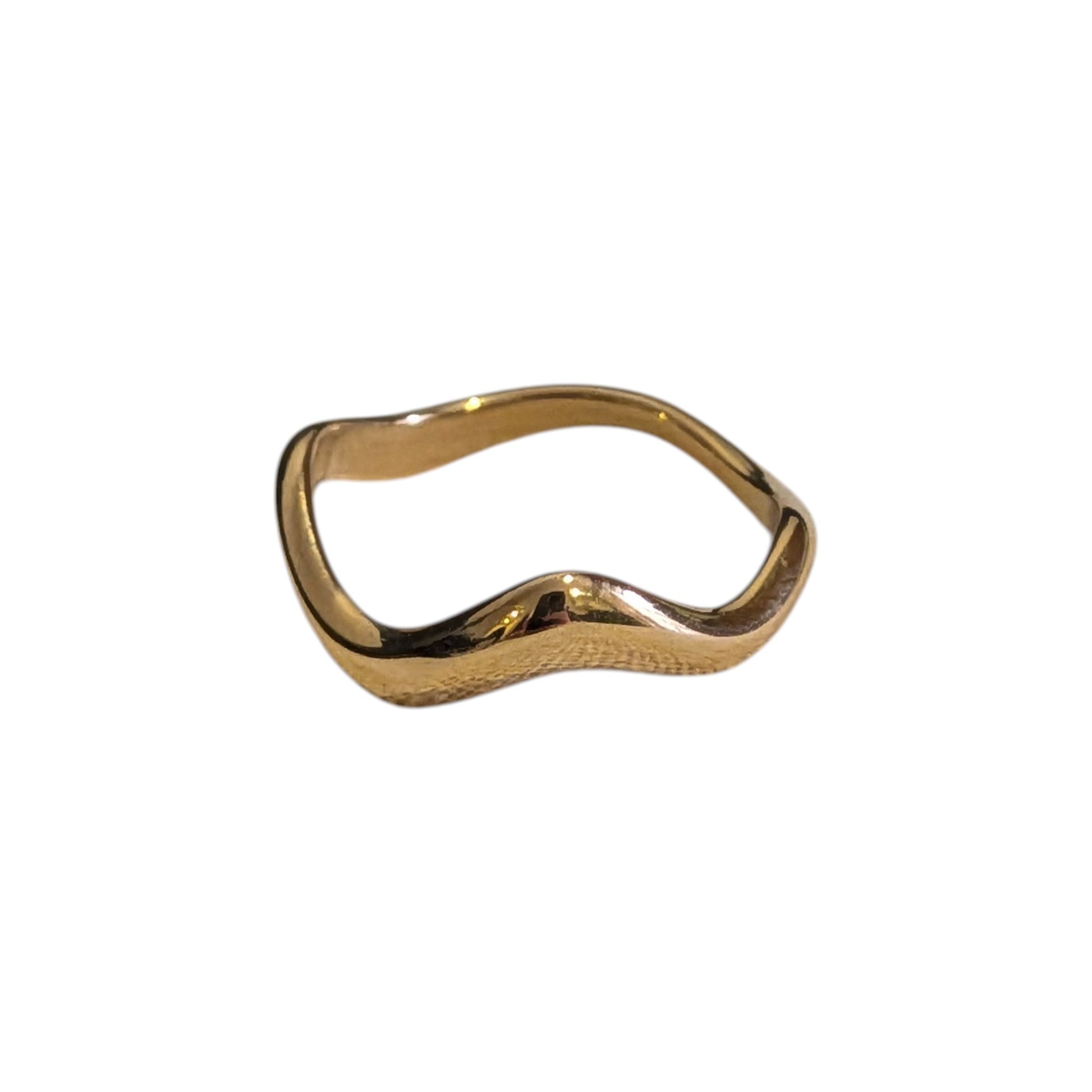 18k Gold plated ring with a wavy design on a white background